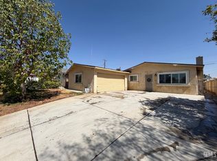 2005 Avondale Dr, Bakersfield, CA 93306