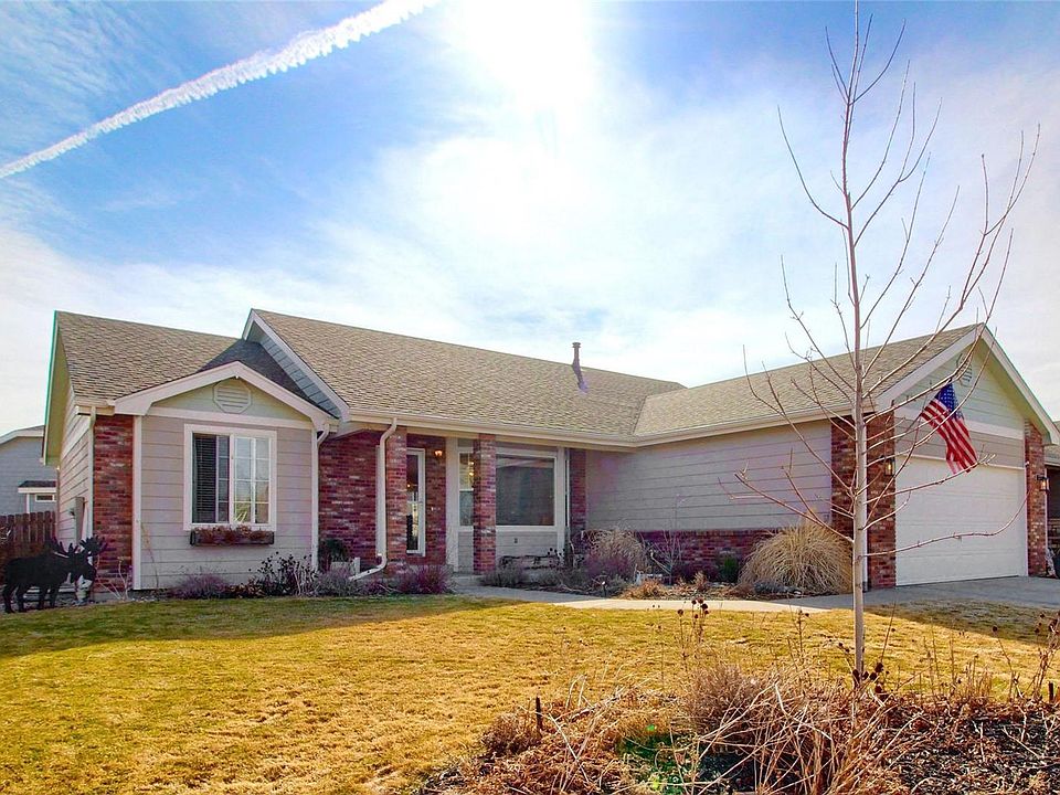 1st image of 215 Tartan Dr