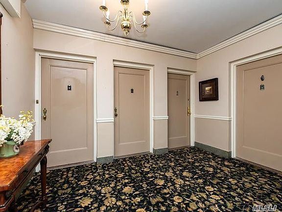 3rd image of 32 Hamilton Pl APT M