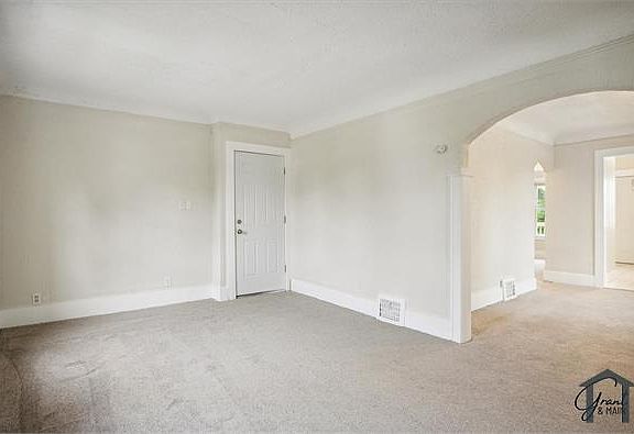 3rd image of 15710 Northlawn St #2