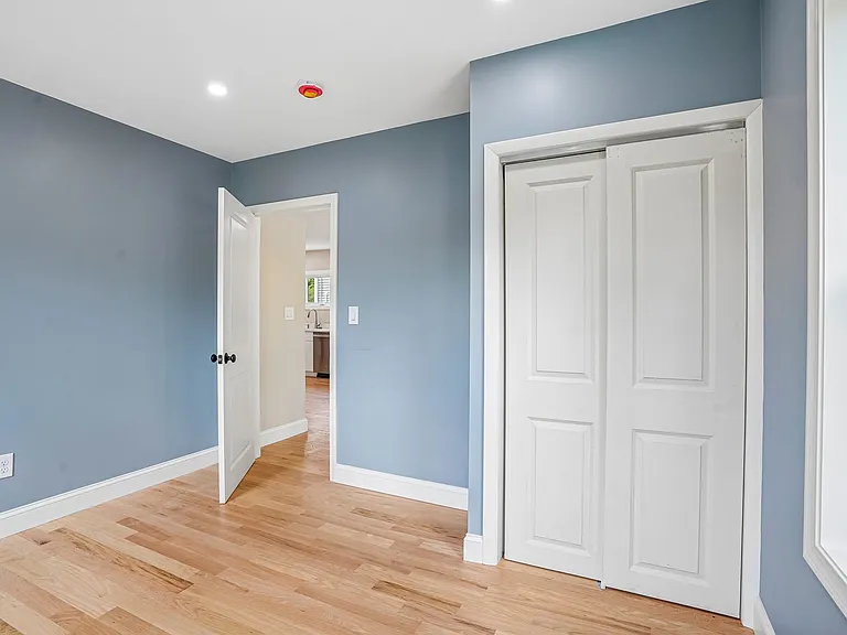 559 Winthrop St — Photo 15