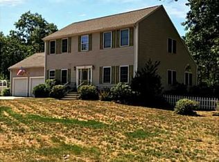 45 Moraine Ct, South Kingstown, RI 02879
