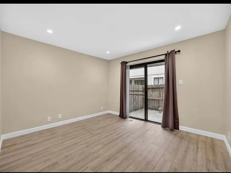 4549 Melody Dr — Photo 12