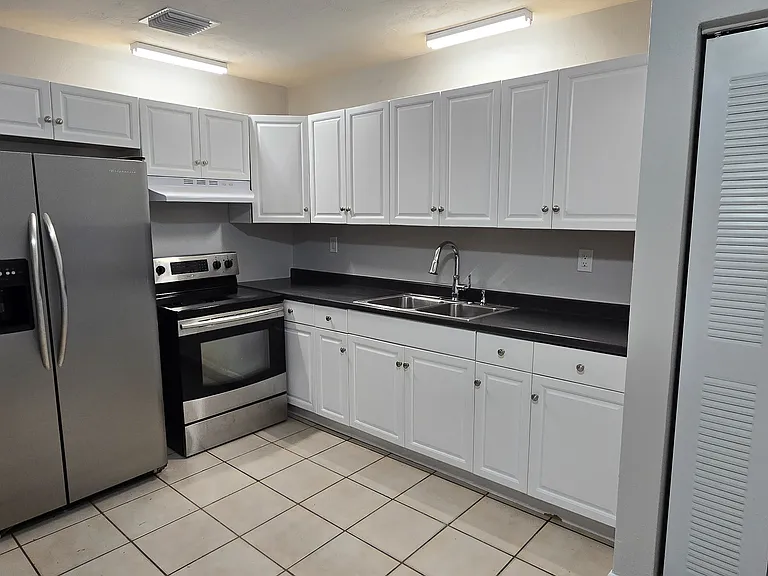 19572 NW 29th Pl — Photo 15