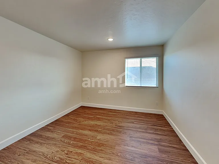 1829 N Montgomery Way — Photo 15