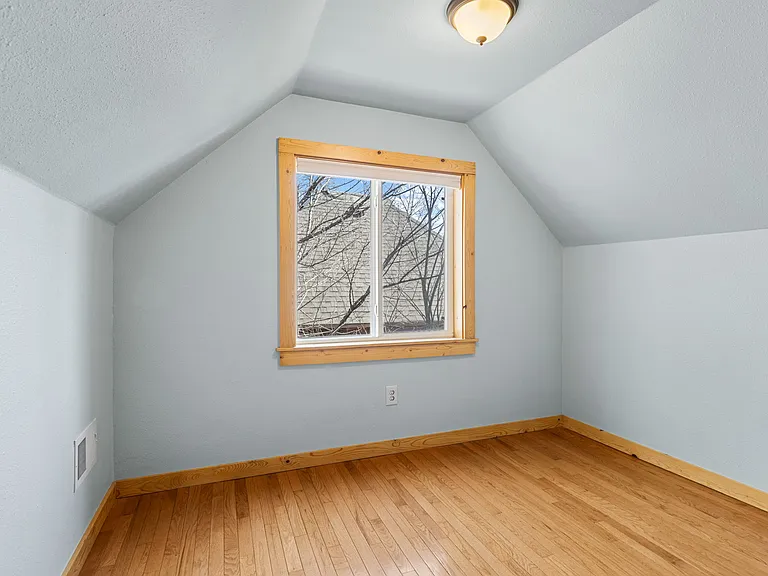 240 Main St — Photo 13