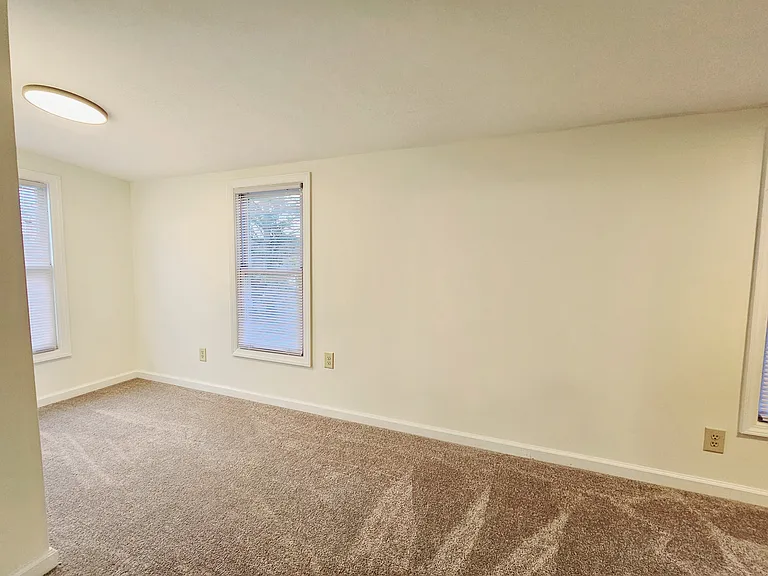 701 W High St #1/2 — Photo 16
