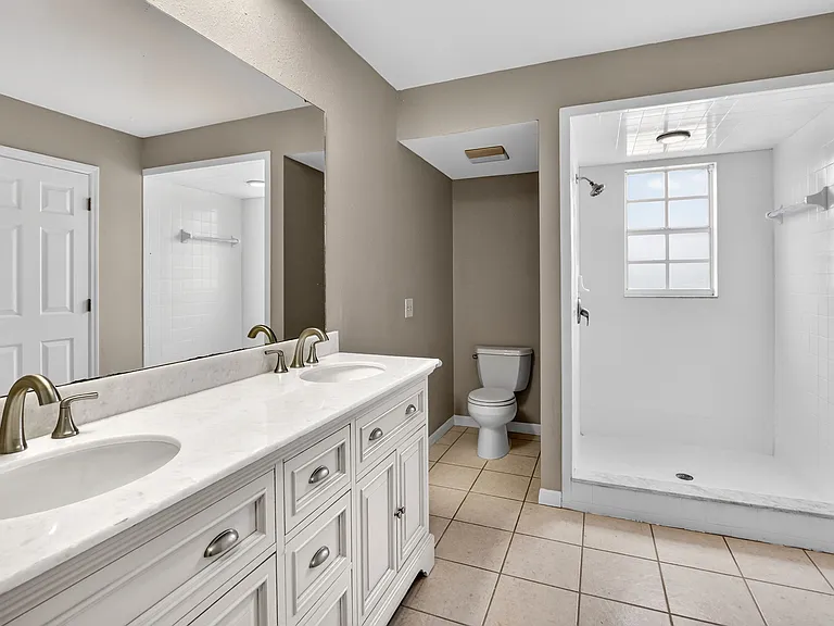 802 Arietta Cir N — Photo 25
