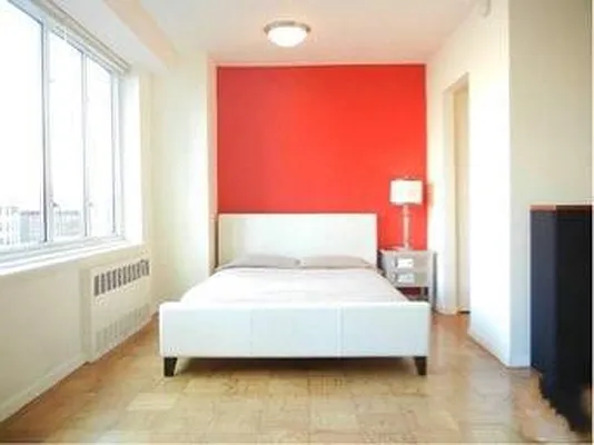 Rented by R New York | media 16