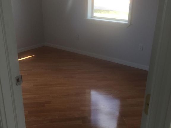 3rd image of 8217 Aero Ave