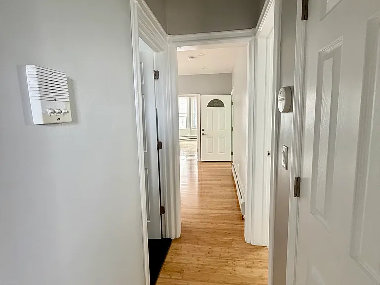 156 Clerk St — Photo 2