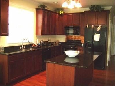 3rd image of 165 Williamsburg Dr