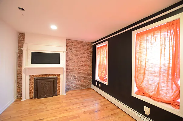 Rented by Miron Realty Group | media 17