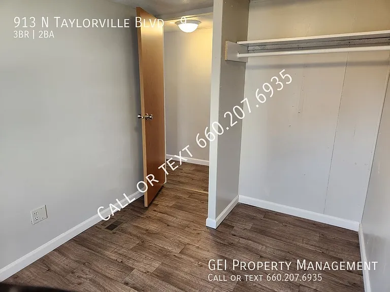 913 N Taylorville Blvd #9 — Photo 13