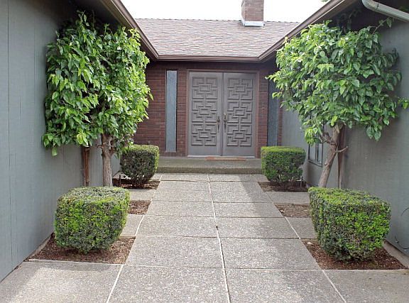 3rd image of 785 Village Way