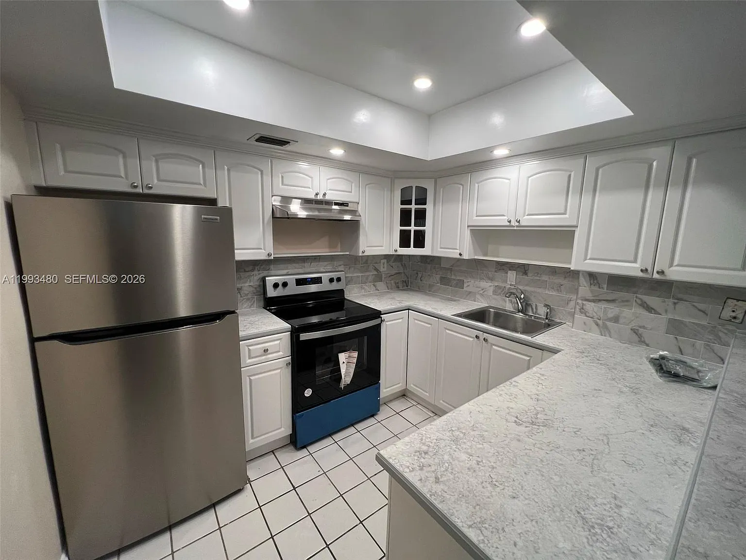 Colonies Condo — Photo 1