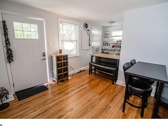 2nd image of 1208 Agnew Dr