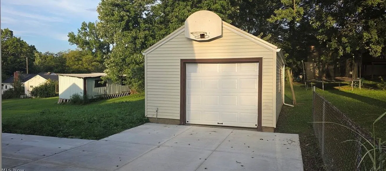 2 bed, 676 sqft, $1,200 — Photo 2