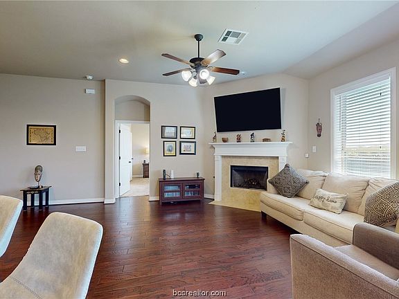 4th image of 2525 Kimbolton Dr