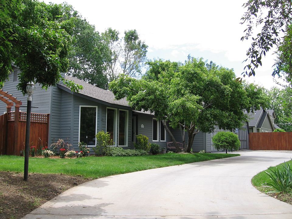 1271E. Fall Ct.