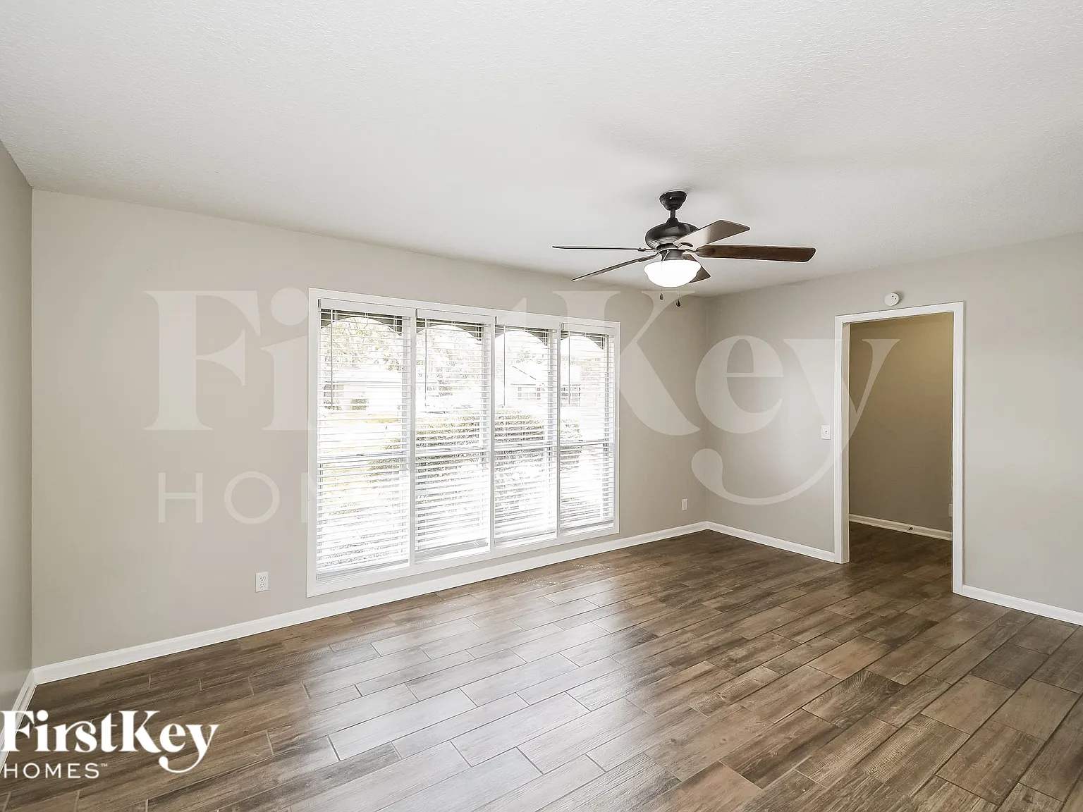 3 bed, 2.0 bath, 1579 sqft, $2,185 — Photo 2