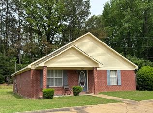 1005 Creekside Pl, Oxford, MS 38655