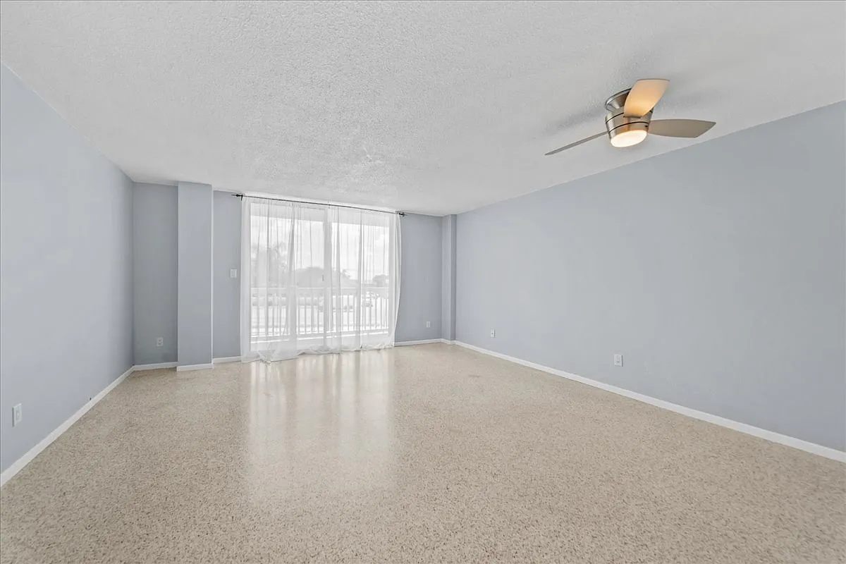 1 bed, 700 sqft, $1,650 — Photo 4