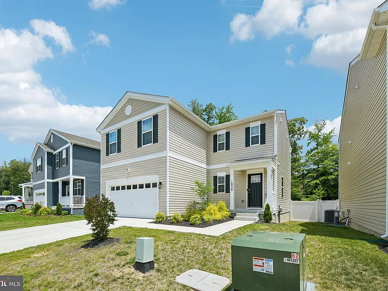 1030 Merry Elm Ln — Photo 3