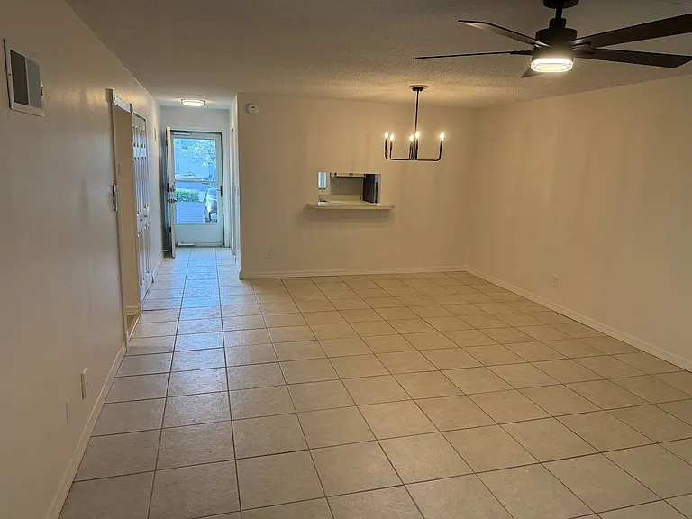 55 Vining Ct #104 — Photo 4