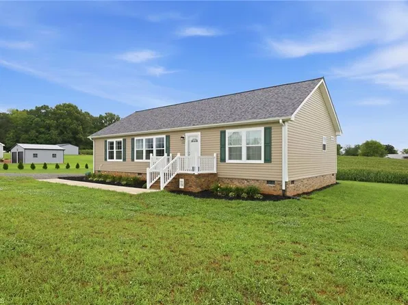 1046 Herberts Dr, Yadkinville, NC 27055
