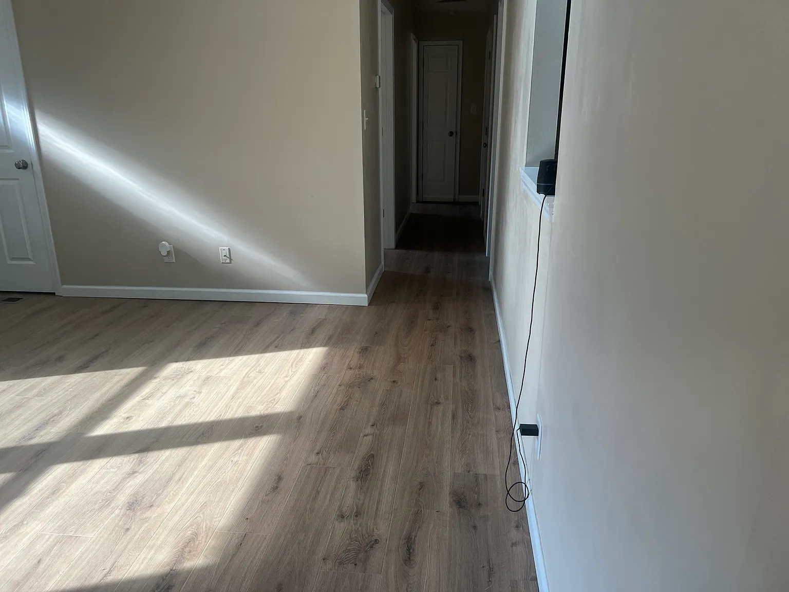 3 bed, 988 sqft, $1,400 — Photo 1
