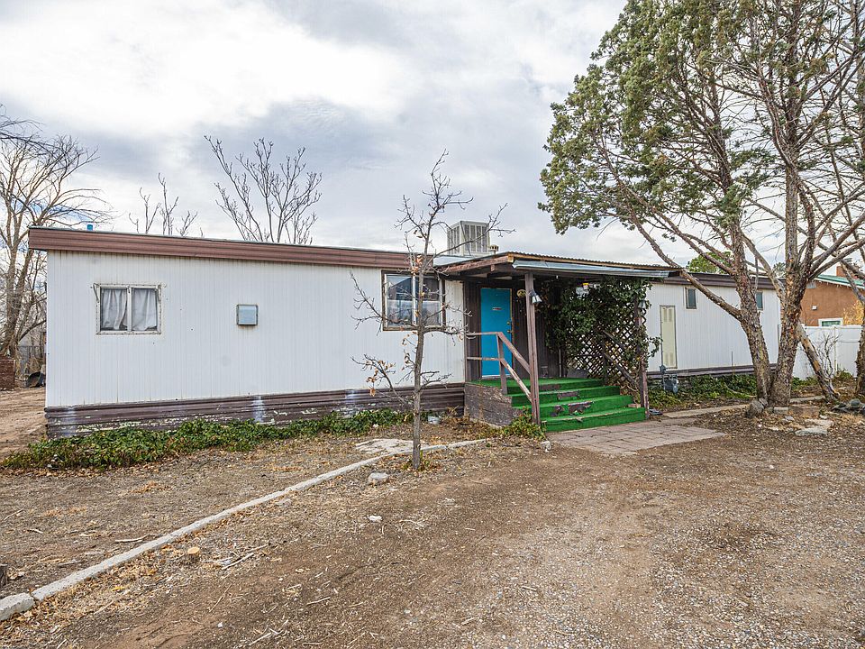 1st image of 212 Cottonwood Ct NW