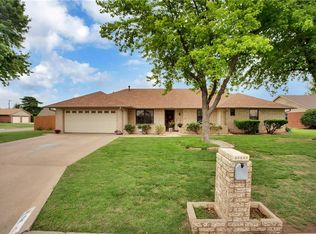 616 Camelot Ct, Altus, OK 73521
