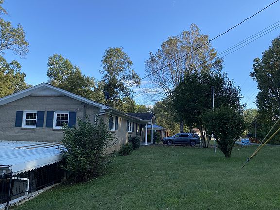 3rd image of 205 Hillhaven Dr