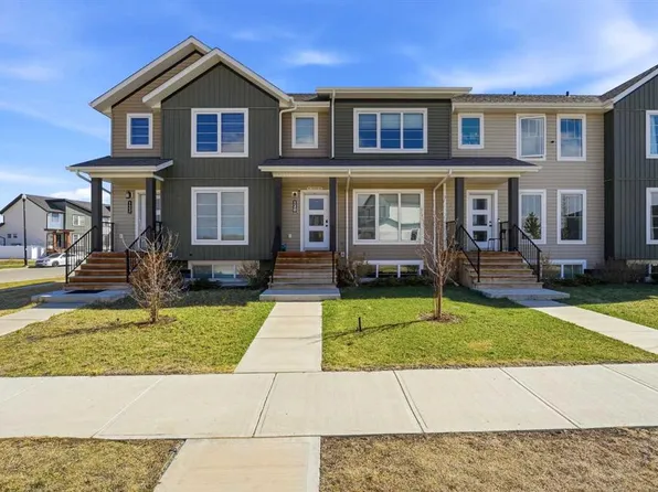 120 E Memorial Pkwy, Red Deer County, AB T4E 3C5