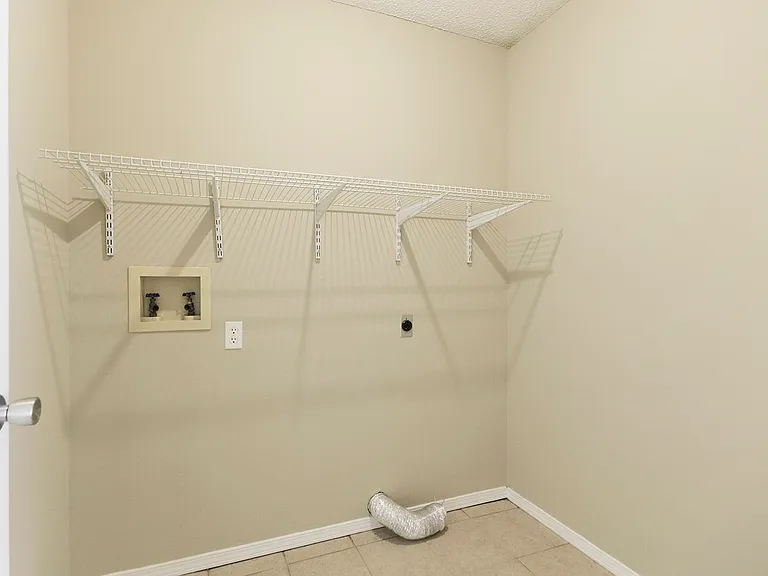 7381 E Suncrest Ct — Photo 28