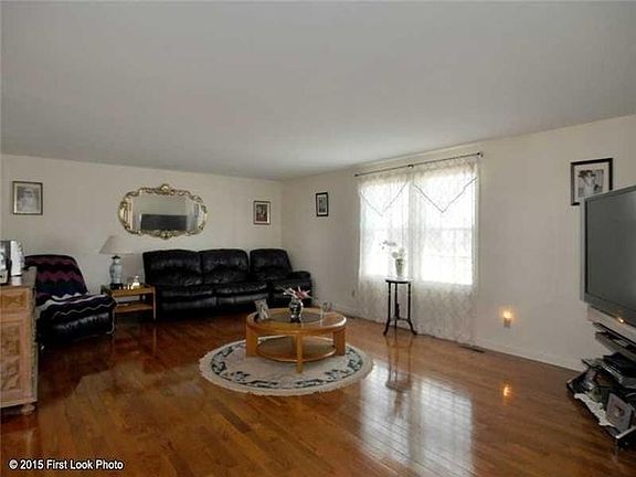 2nd image of 2585 Pawtucket Ave