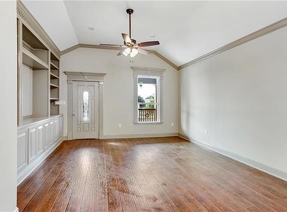 2nd image of 3208 Pine St