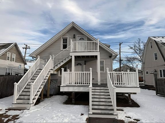 3rd image of 114 Hemingway Ave