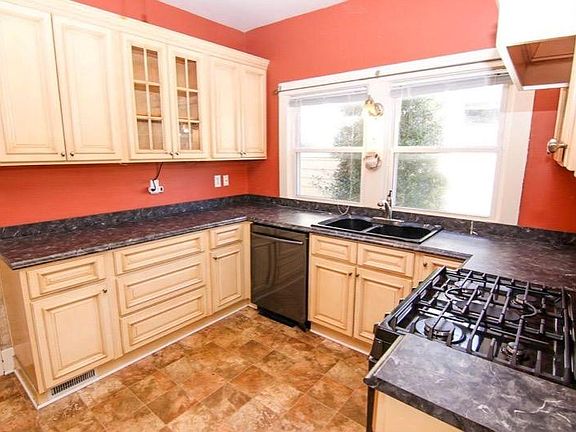 4th image of 1910 Maplewood Pl #1