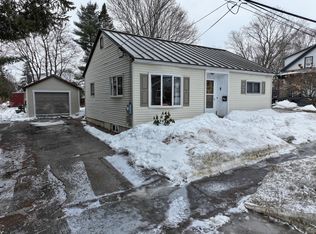 35 Harlow St, Brewer, ME 04412