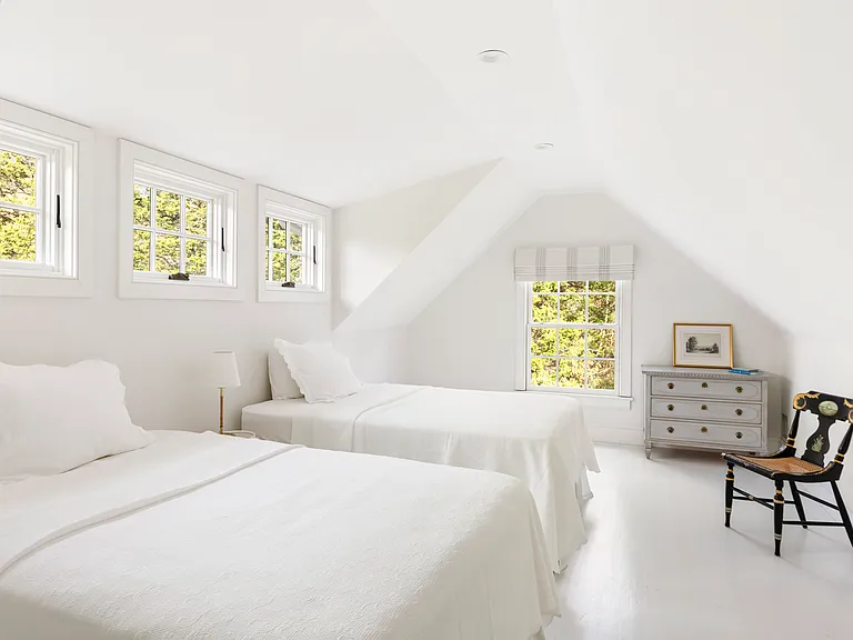 267 Meadows W — Photo 15