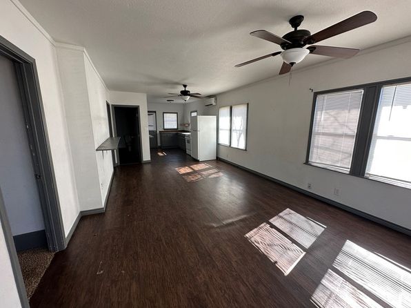 406 E 12th St, Sweetwater, TX 79556