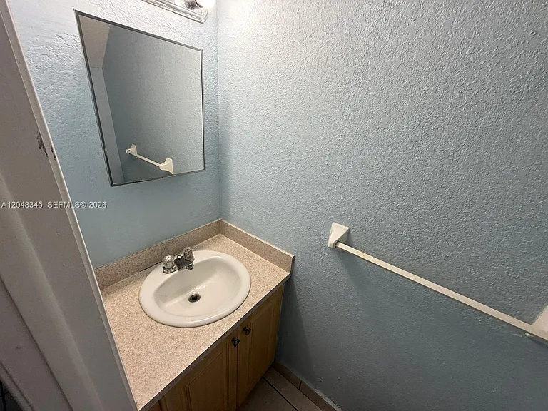 1350 W 53rd St #29 — Photo 8