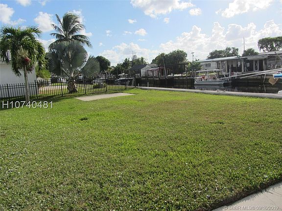 5th image of 4521 SW 42nd Ave #0