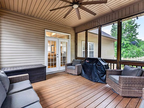 4th image of 1080 Summit Ridge Way