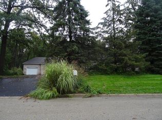 2700 Rose Ave, McHenry, IL 60050