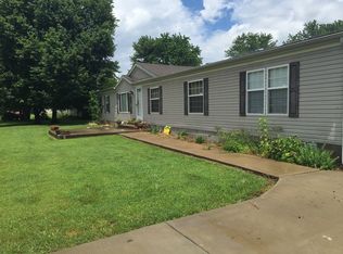 584 Meadows Rd, Morganfield, KY 42437