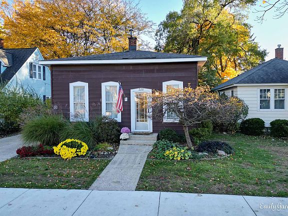 2nd image of 220 W 11th St