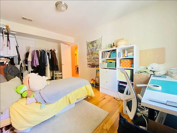 3rd image of 406 15th St #1C